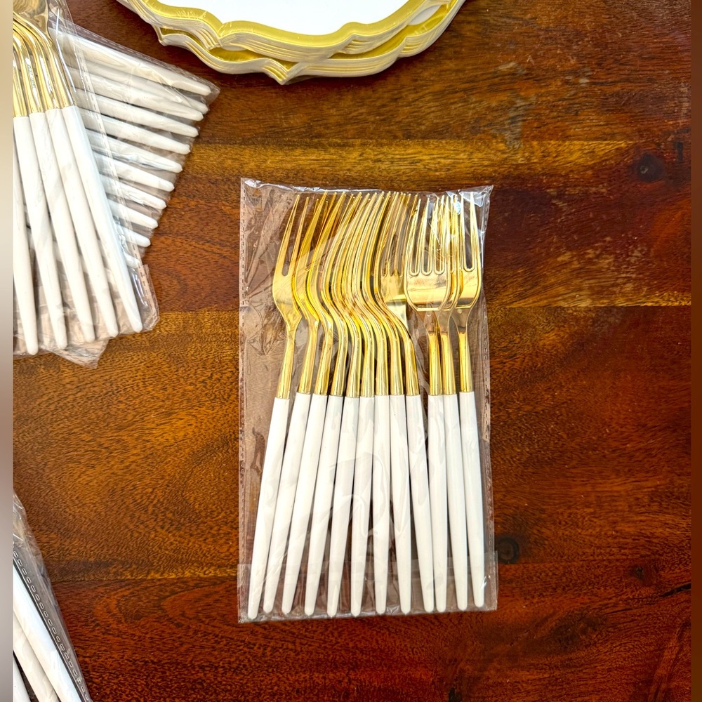 Set of 12 gold w/ white handle plastic disposable forks